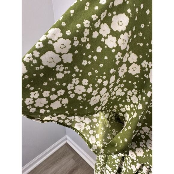 LC Lauren Conrad Ditsy Floral Flutter Sleeve Wrap Dress Cottage Core Sz Plus 2X - Picture 5 of 12